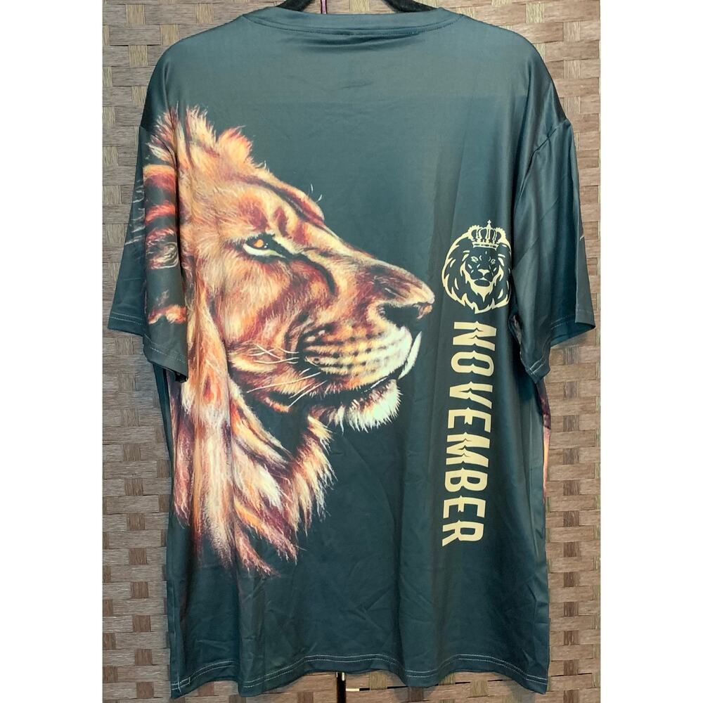 Men's Short Sleeve Lion Tee- Size XL - Picture 3 of 3